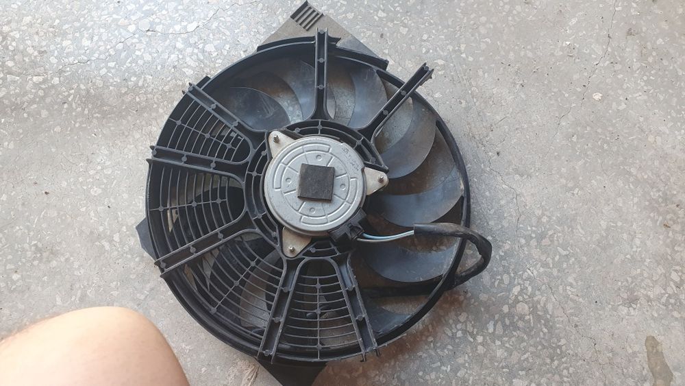 Крильчатка мотор вентилятора охолодження лев і прав Nissan Leaf 11-17