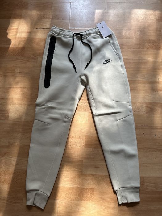 Nike Tech Fleece Dres Sportowy