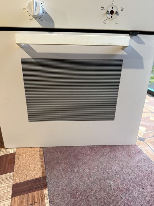 Електро духова шафа.