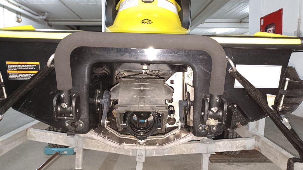 Seadoo GTX 185 4-TEC Supercharged com atrelado (apenas 77 horas )