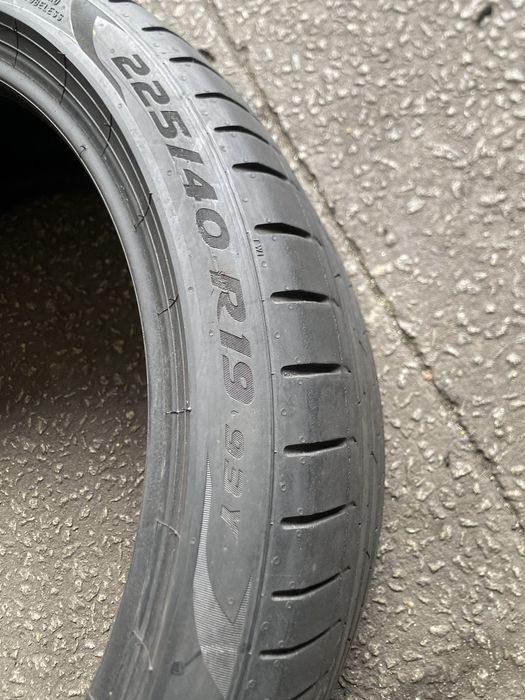 Pneus 225/40/19 Pirelli PZero PZ4