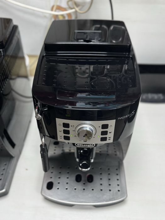 Зернова КАВОМАШИНА DELONGHI ECAM 22.112 B MAGNIFICA S кава в подарунок