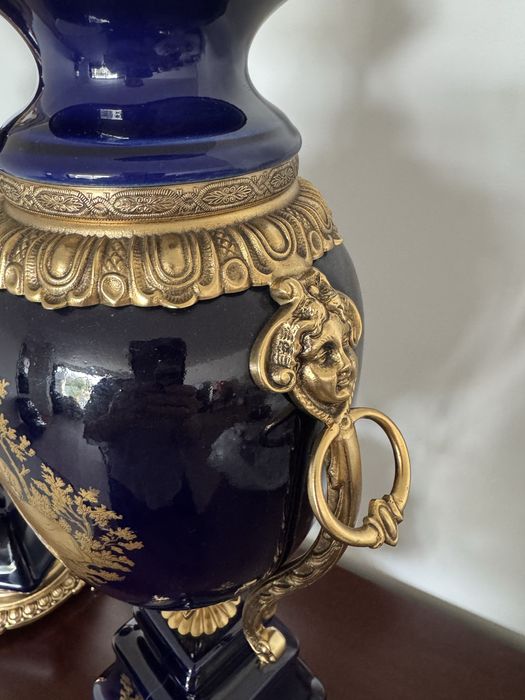Anforas  antigas com taça