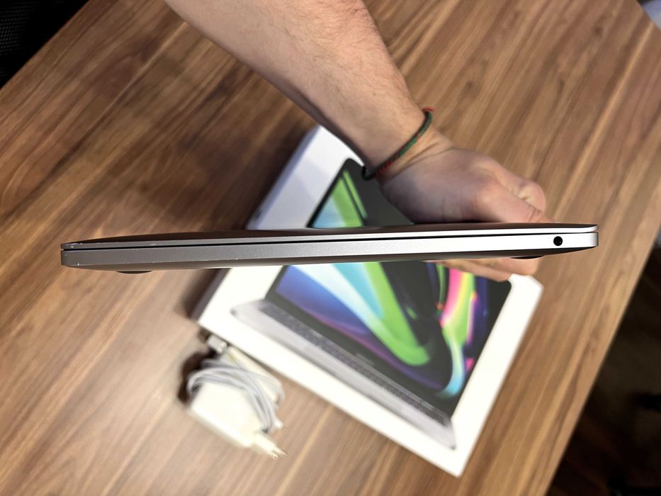 MacBook Pro (13'', 2020) / M1 / 8Gb RAM / 256Gb SSD / A2338