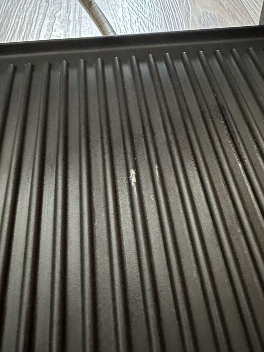 Гриль Tefal в робочому стані