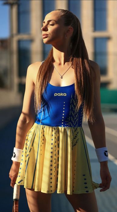 Тенісна сукня М розміру