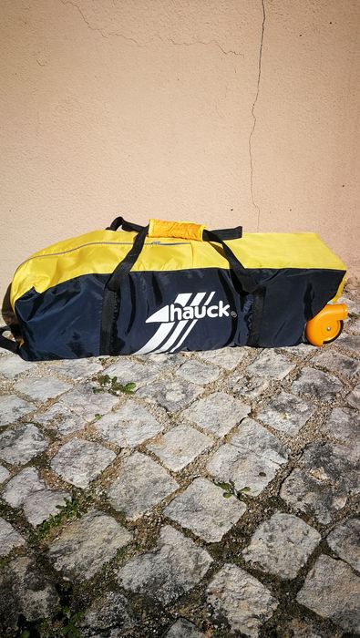 Cama de viagem usada