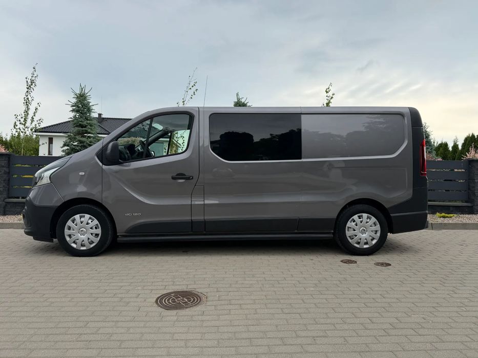 Renault TRAFIC  2015. 1,6d  Klima Długi Long 6 osób Navi  pdc opłacony