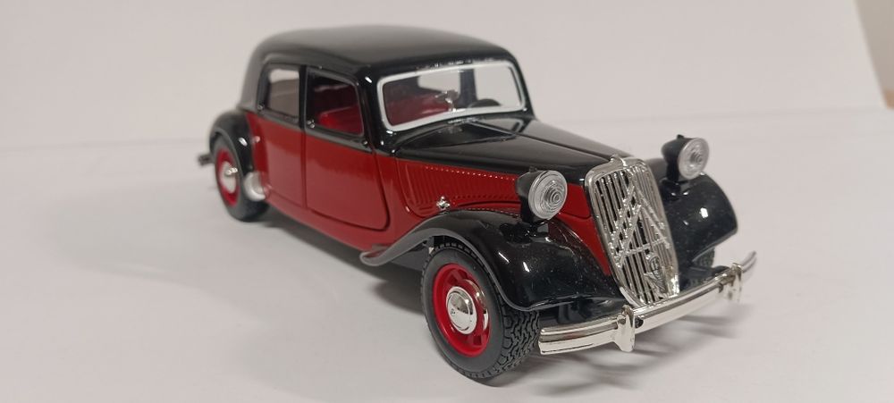 Citroen 15cv escala 1/24