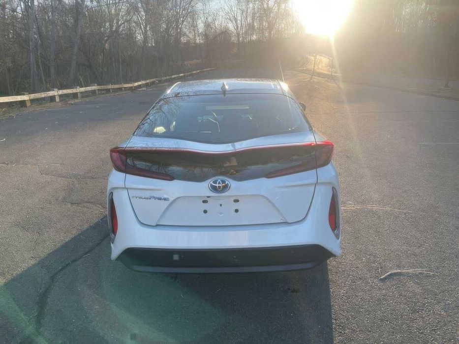 Toyota Prius Prime      2019