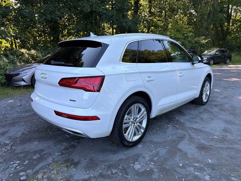 Audi Q5      2020