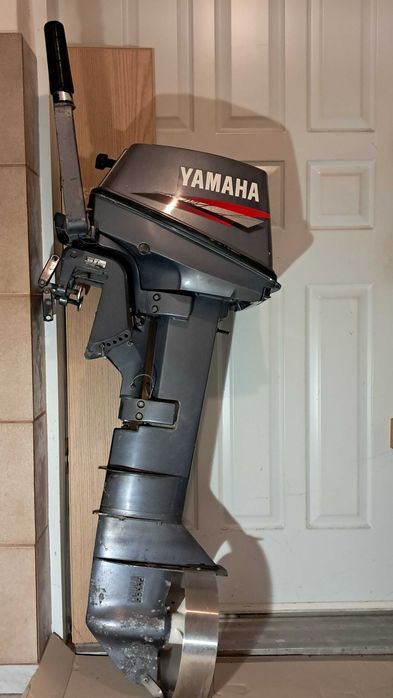 Silnik zaburtowy Yamaha 8km/ 2T- 2005 r.