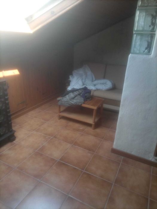Sótão 91 m2 com WC para Alugar
