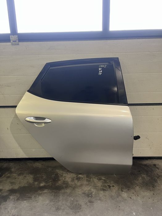 Drzwi Prawe tylne 9S Kia CEED II HB