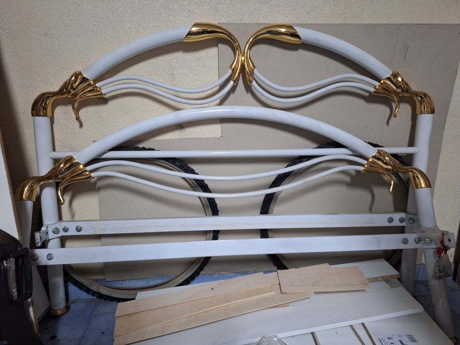 Cama de casal metálica