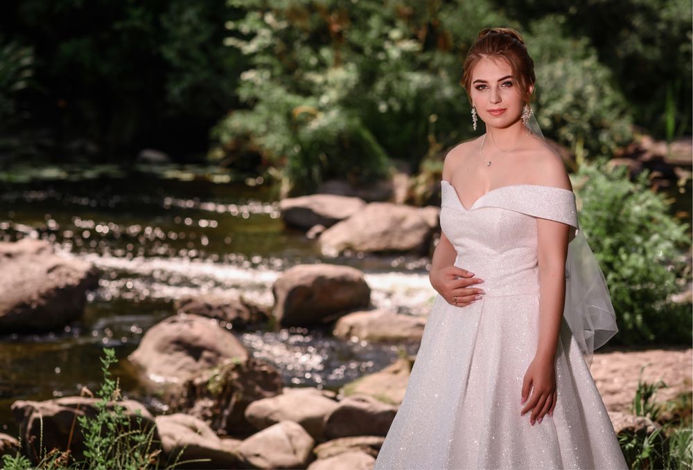 Весільна сукня пишна