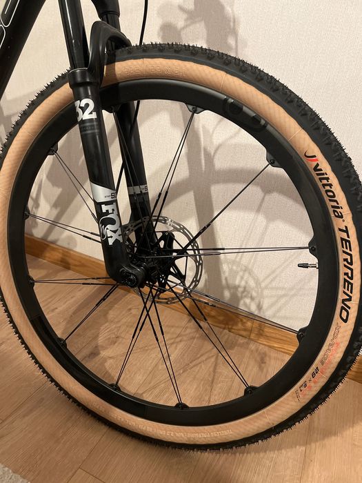 Bicicleta cube suspensão fox