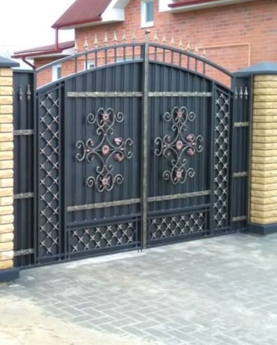 Розпашні ворота під замовлення.