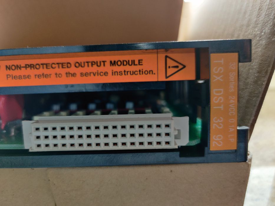 Moduł wyjść DO Schneider TSX DST3292 1 szt.