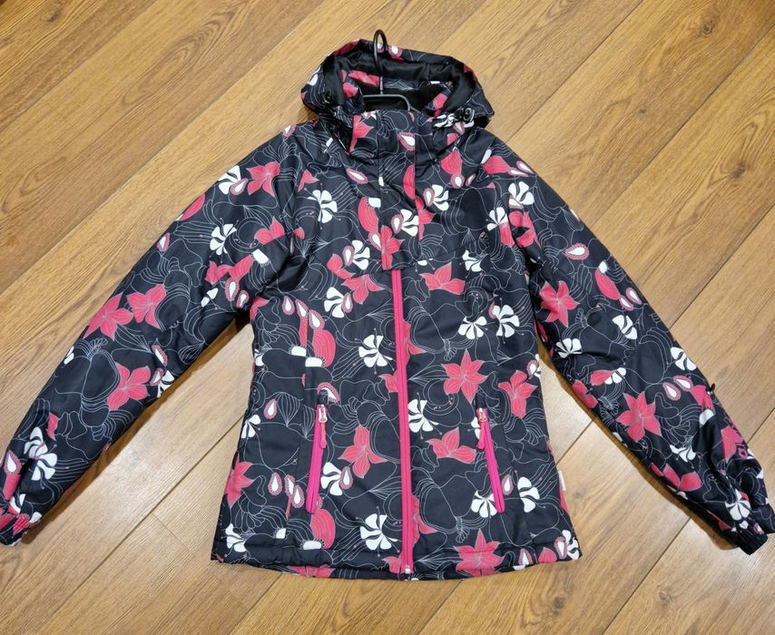 Продам женскую лыжную куртку