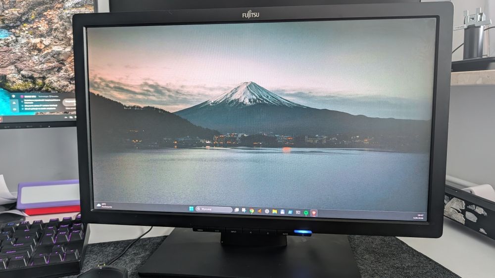 Monitor Fujitsu E22T-7