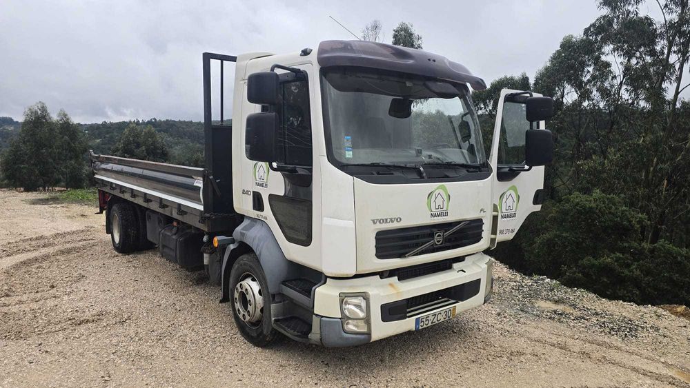 Camião 12T VOLVO FL240