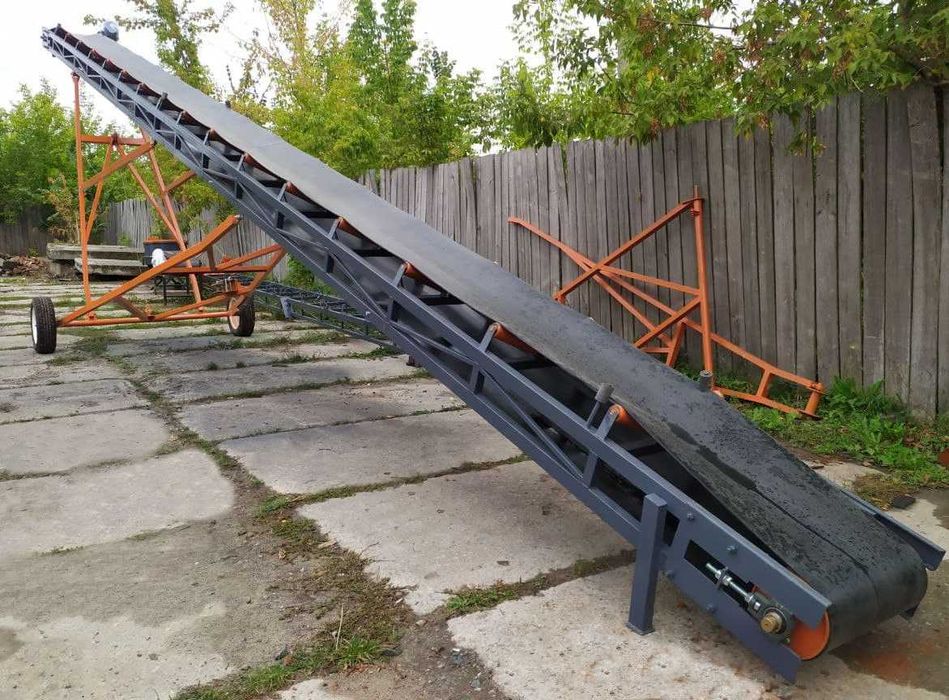 Ленточный погрущик ЛТ-5-500, конвеер, стрічковий транспортер на шасі