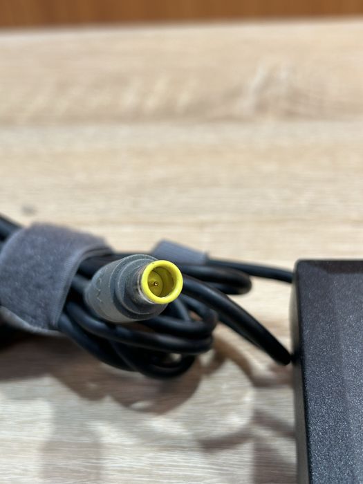 Блок живлення Lenovo 135w 20v 6.75a