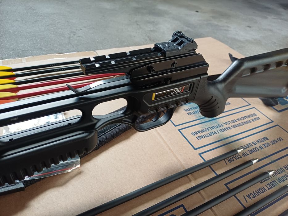 EK BESTA recurva JAG I, 220 fps 175 lbs 
EK BESTA recurva JAG I