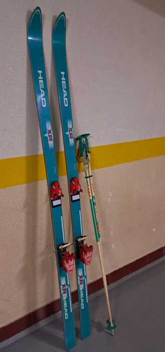 Skis Head c/ Fixações + Bastões Atomic