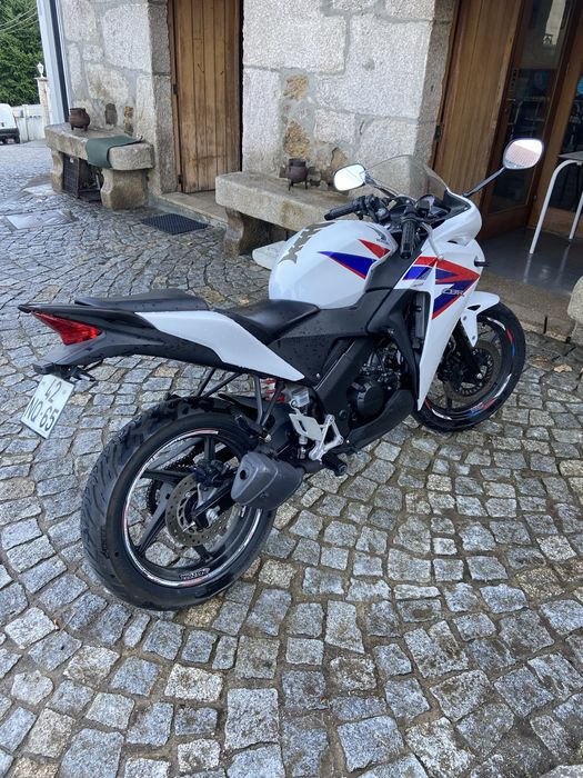 Honda cbr125r (como nova)