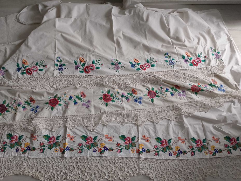 Продам все разом рушники, вишиті простирадла, вишивка