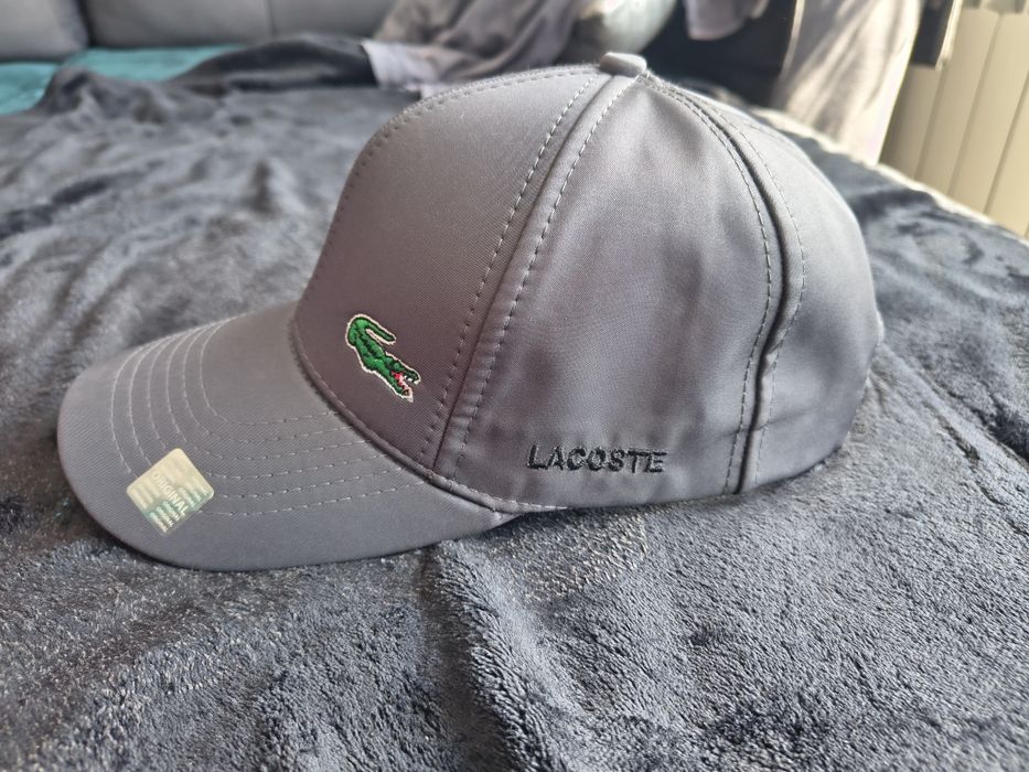 Nowa czapka z daszkiem Lacoste