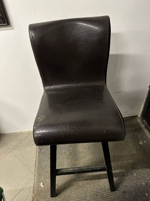 Барные стулья для ресторанов или дачи