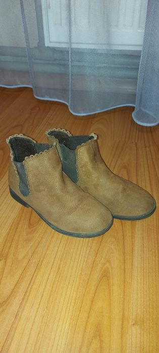 Осіннє взуття PRIMARK на дівчинку 30-31 р.