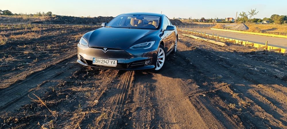 Tesla Model S 75