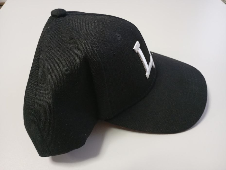 Czapeczka nowa czarna La Nowa