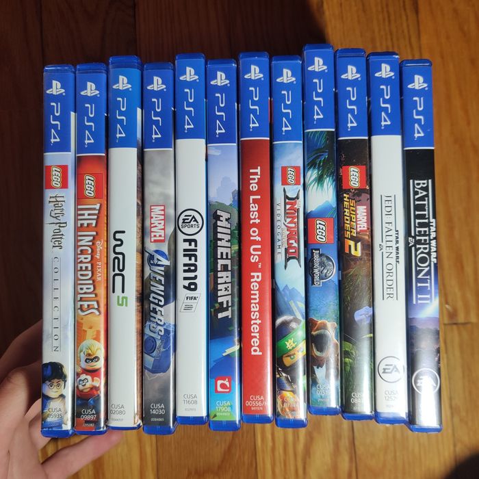 PS4 Pro 1TB + 12 jogos (Bom Estado)