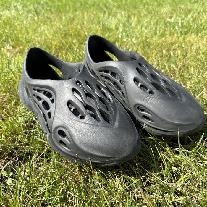 Чорні снікерси