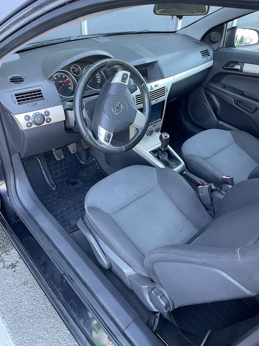 Opel Astra H GTC