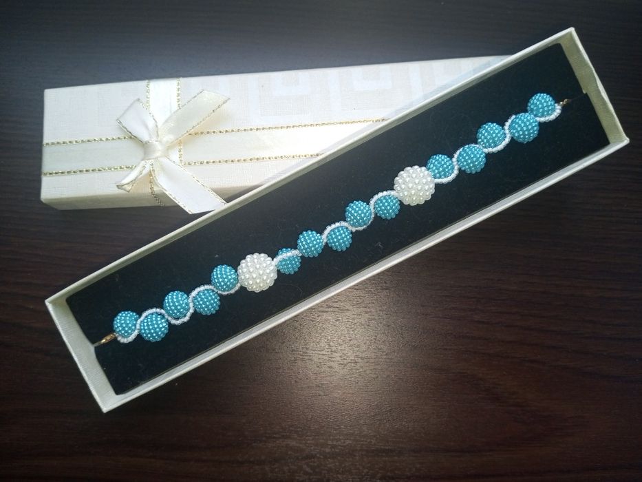 Браслети на руку.