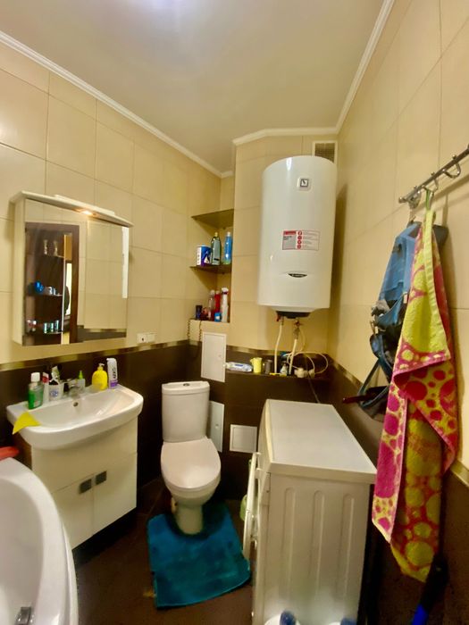 Без комісіі. Продам 1к, Милославська 4