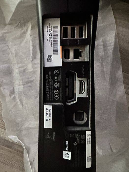 Konsola XBOX 360 + 2 pady + gry