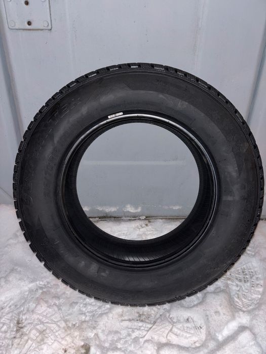 Продам зимню резину Tigar (Сербія) 215/70/16 нова