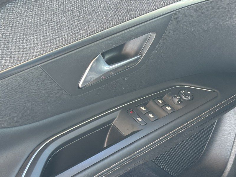 Peugeot 5008 1.5 BlueHDi GT Line J19 EAT8 foto 4