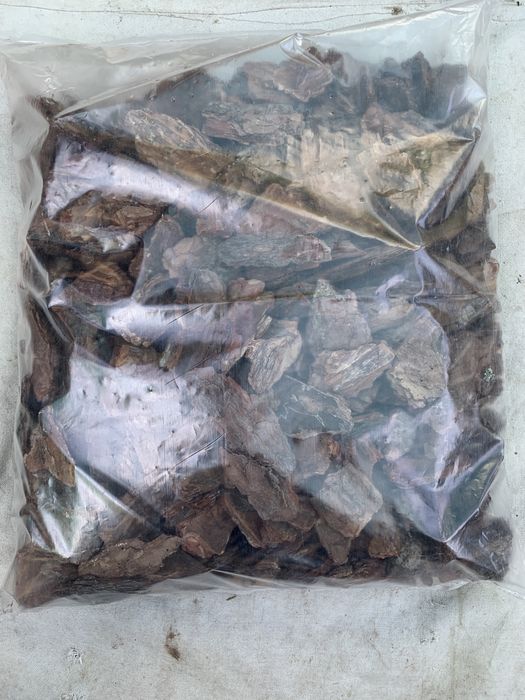 Кора соснова, мульча, соснові шишки