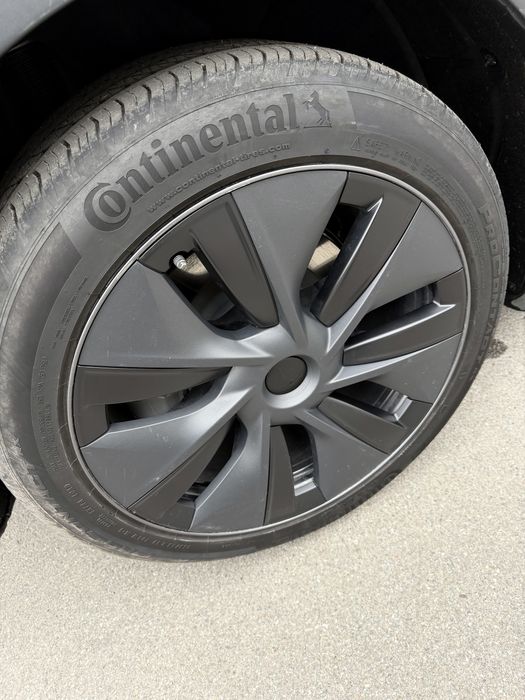 Tesla Y dual motor 2024