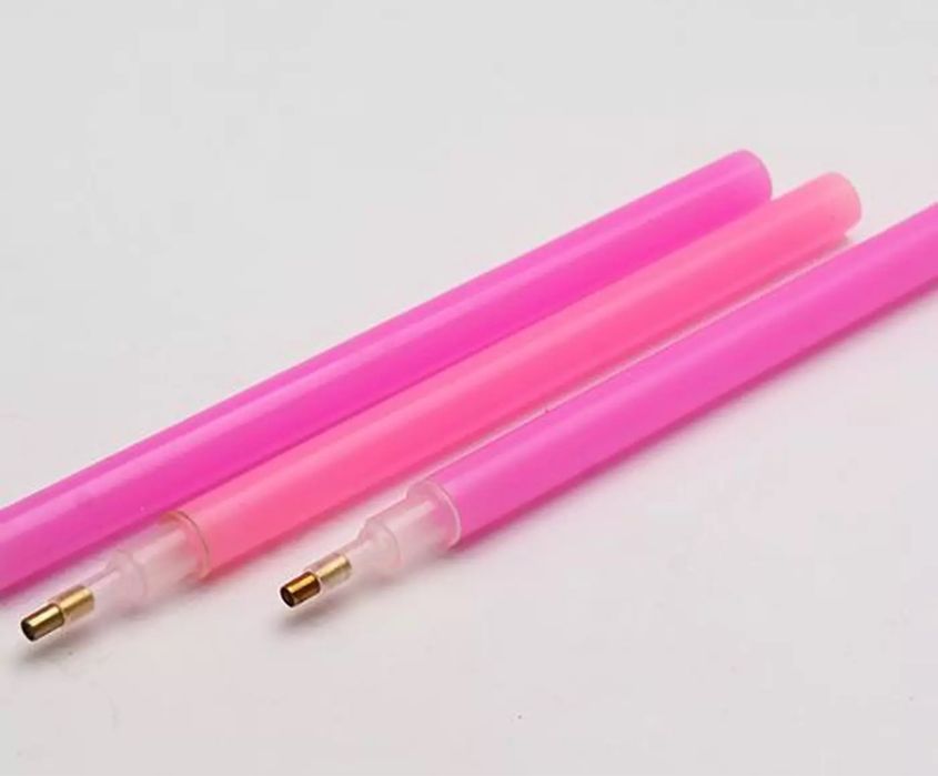 Стилус для стразів алмазної мозаїки.