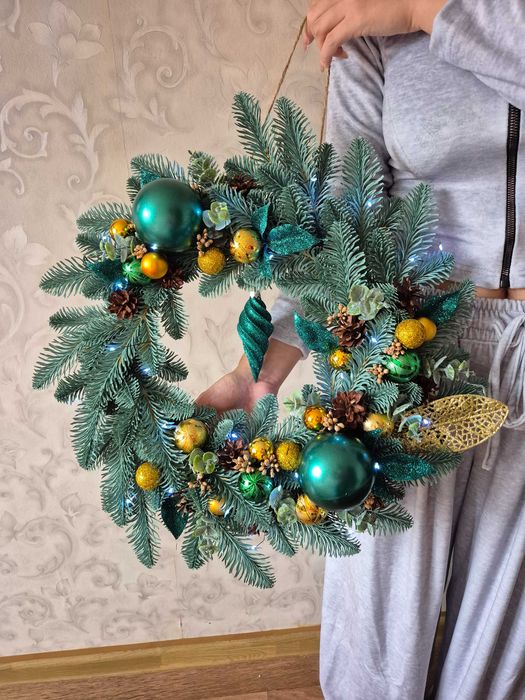 Святковий різдвяний вінок