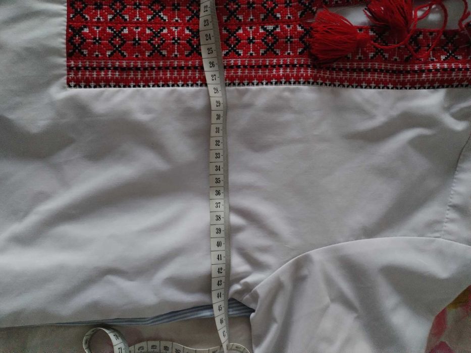 Вишита сорочка та класична